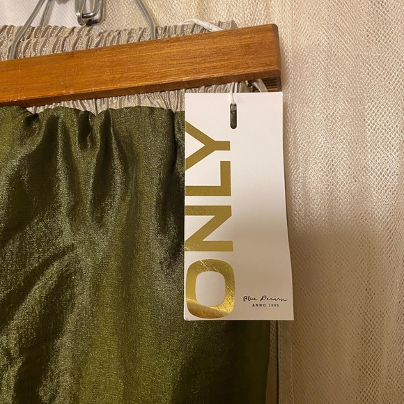 Has it all: Snazzy Satin Joggers in Autumn Green w Vertical Stripe NWT Hot Pants - Picture 5 of 10